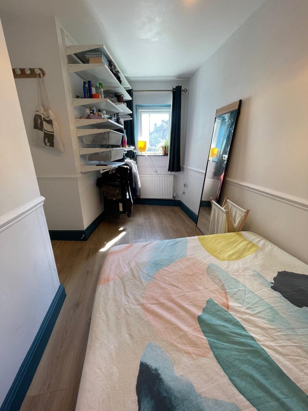 Flat Lewisham Way in Greater London