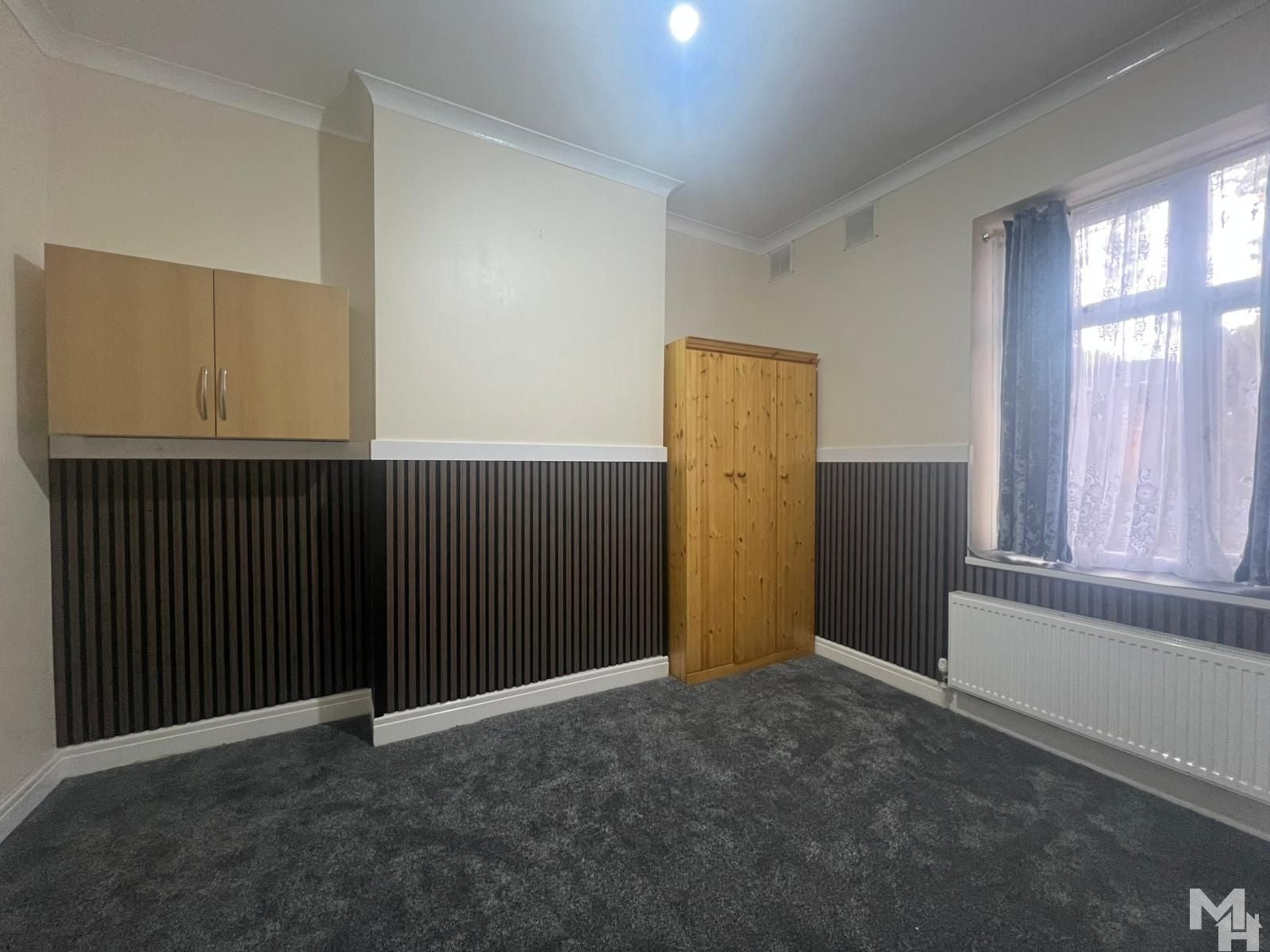 Flat Warwick Road in Birmingham
