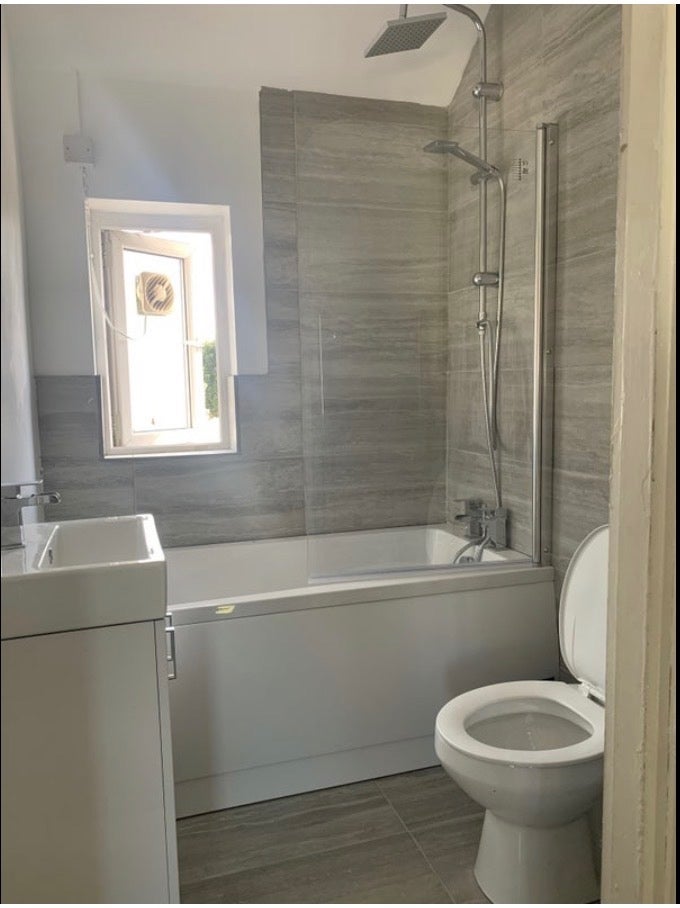 Room Charter Crescent in Greater London