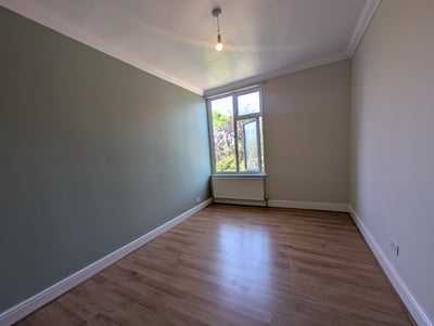 Flat Willesden Lane in Greater London