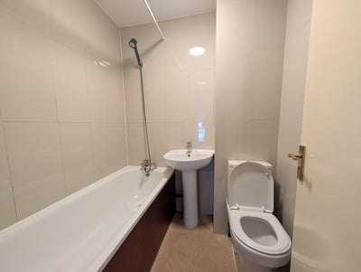 Flat Willesden Lane in Greater London