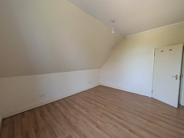 Flat Willesden Lane in Greater London