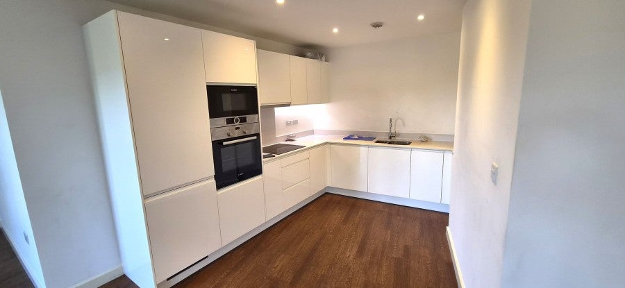 Flat Howard Road in Greater London