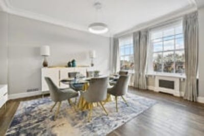 Flat Grosvenor Square in City of Westminster