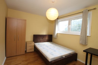 Flat Chillingworth Road in Greater London