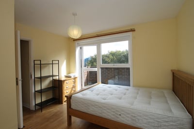 Flat Chillingworth Road in Greater London