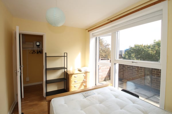Flat Chillingworth Road in Greater London