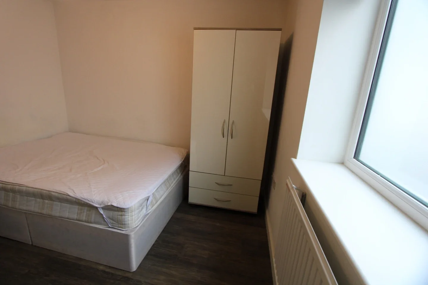 Room Lavender Hill in Greater London