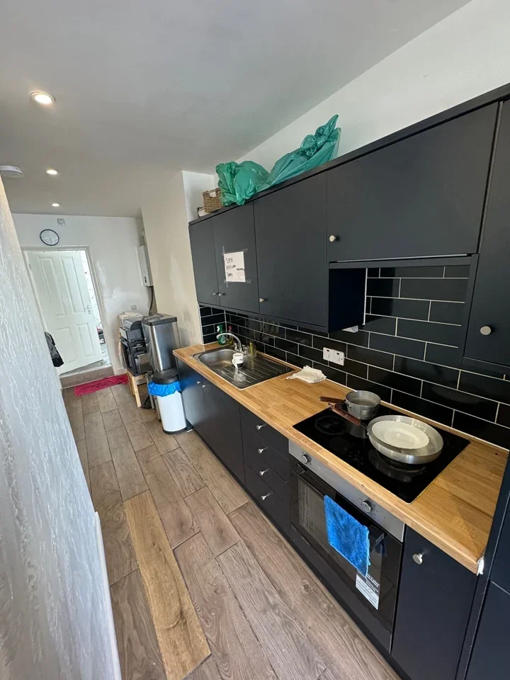 Room Brayards Road in Greater London
