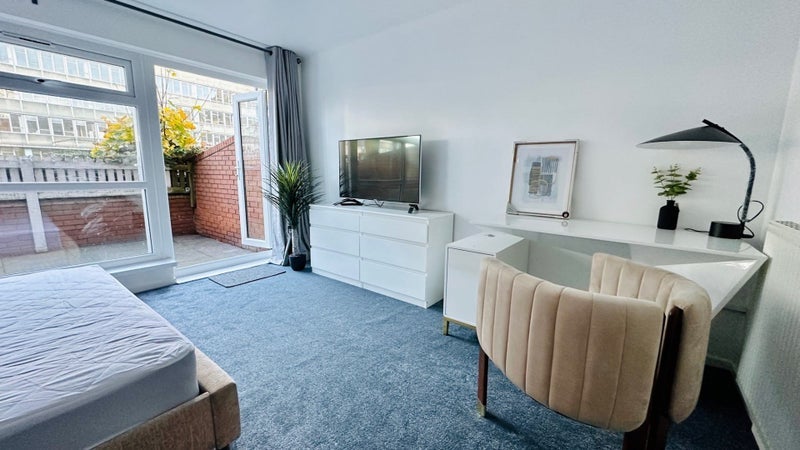 Flat Moss House Close in Birmingham