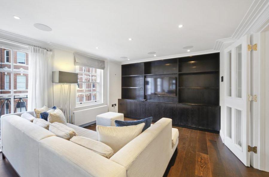 Flat Hertford Street in City of Westminster