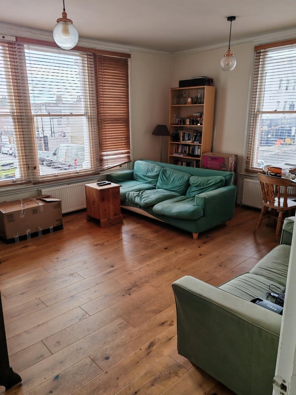 Room Garratt Lane in Greater London