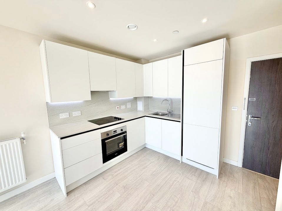 Flat Hargrave Drive in Greater London
