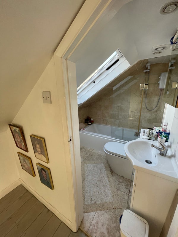 Flat Sedlescombe Road in Greater London