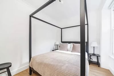 Flat Oakley Street in Greater London