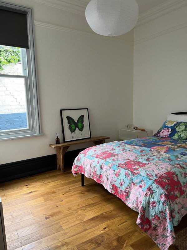 Room Compton Road in Greater London