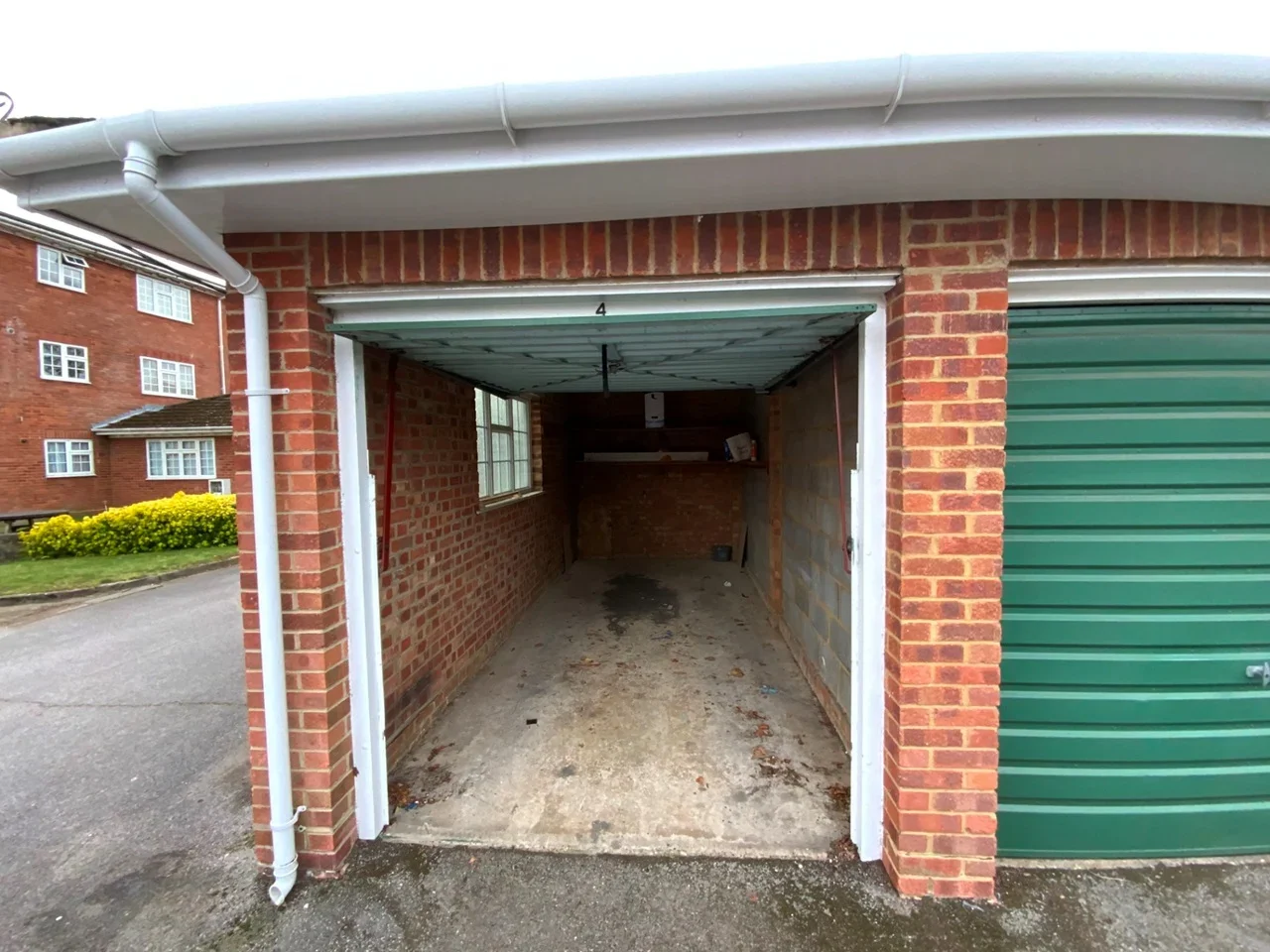 Flat Hillmead Court in Taplow