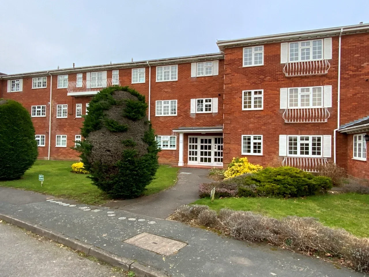 Flat Hillmead Court in Taplow