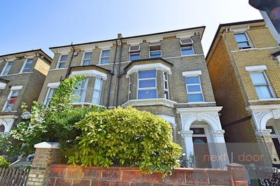 Flat South Lambeth Road in London