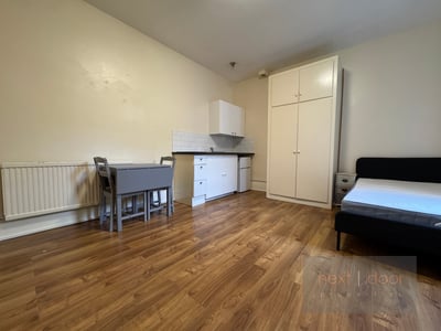 Flat South Lambeth Road in London
