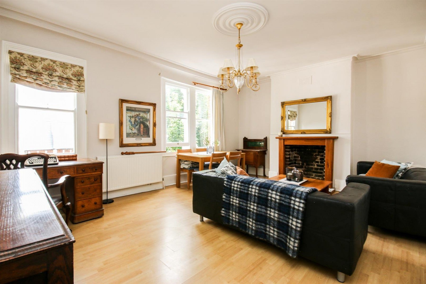 Flat Sotheby Road in Greater London