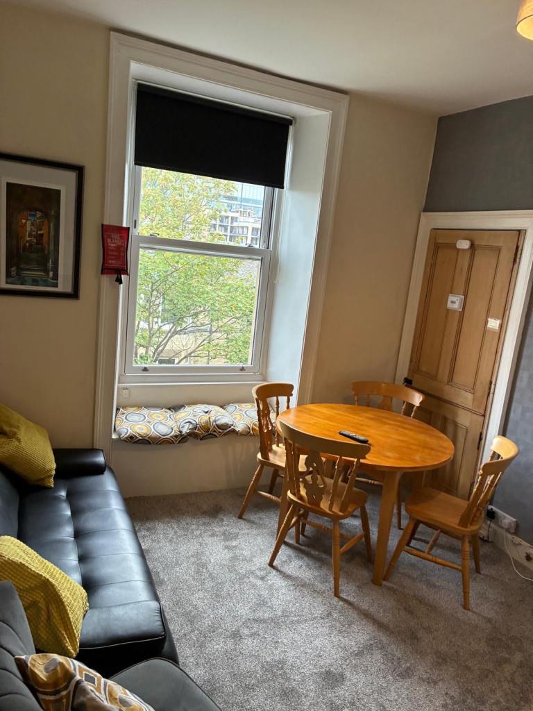 Flat Caledonian Road in City of Edinburgh