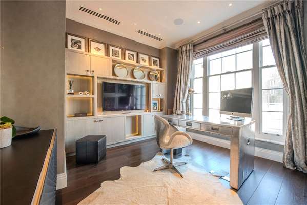 House The Grove in Greater London