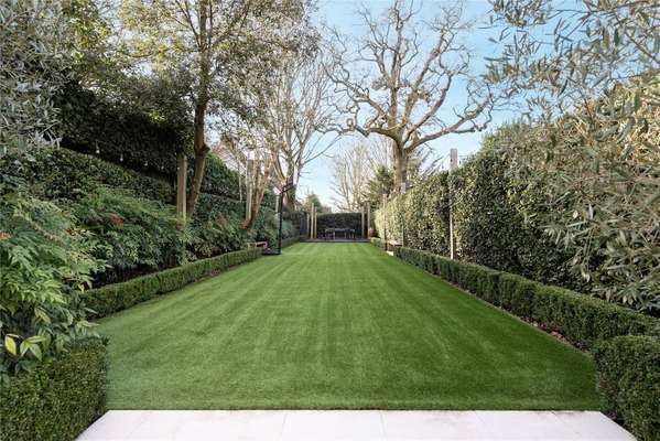 House The Grove in Greater London
