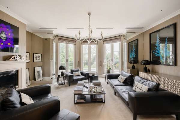 House The Grove in Greater London