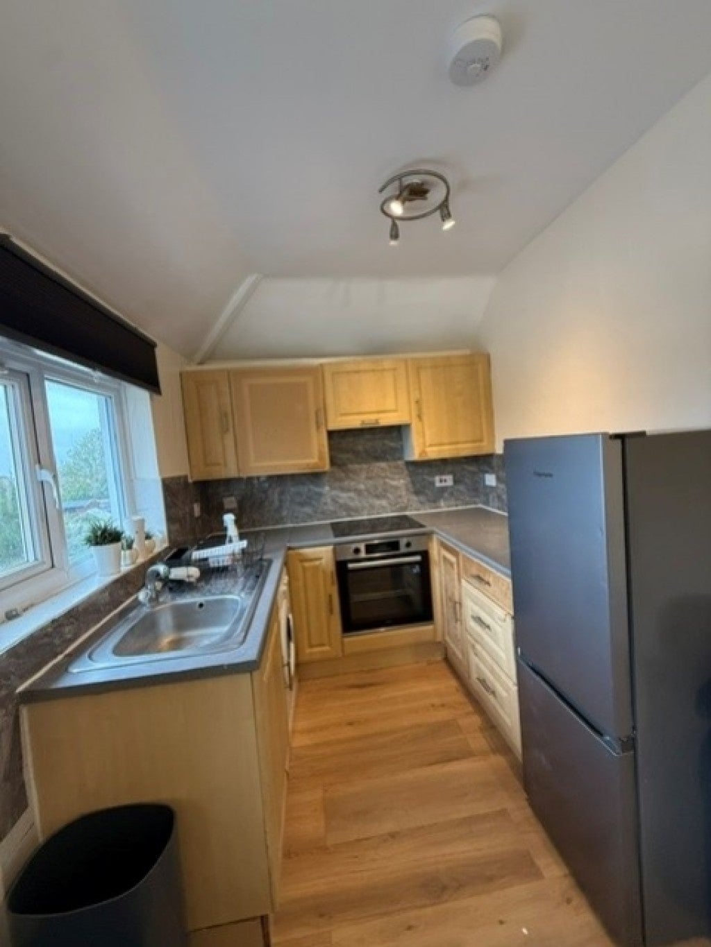 Flat Hampden Road in Greater London