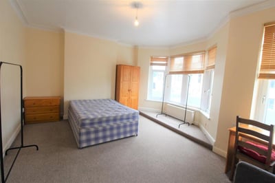 Flat Saint Isan Road in Cardiff County