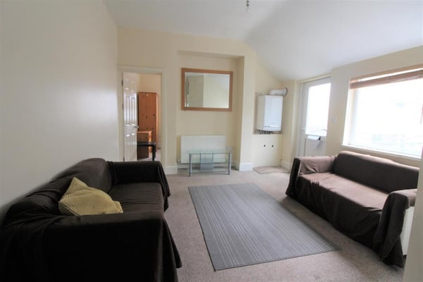Flat Saint Isan Road in Cardiff County