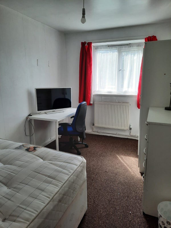 Room Lount Walk in Birmingham