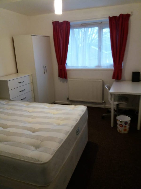 Room Lount Walk in Birmingham