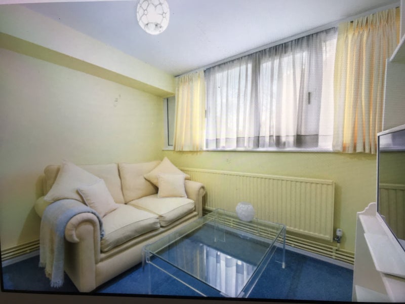 Flat Finborough Road in Greater London