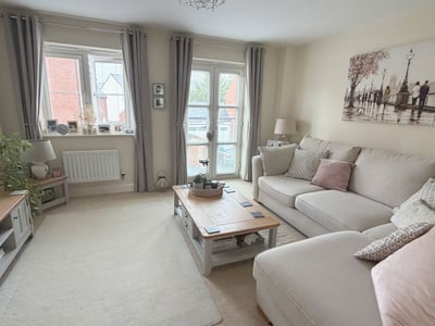 House Webbs Way in Tewkesbury