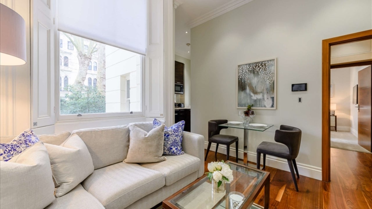 Flat Kensington Gardens Square in City of Westminster