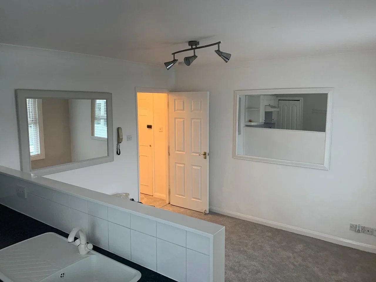 Flat Saint Lukes Road in Maidenhead