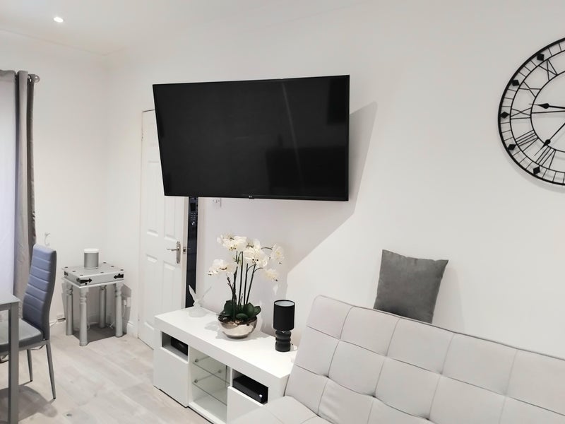 Room Kingsbridge Drive in Rutherglen