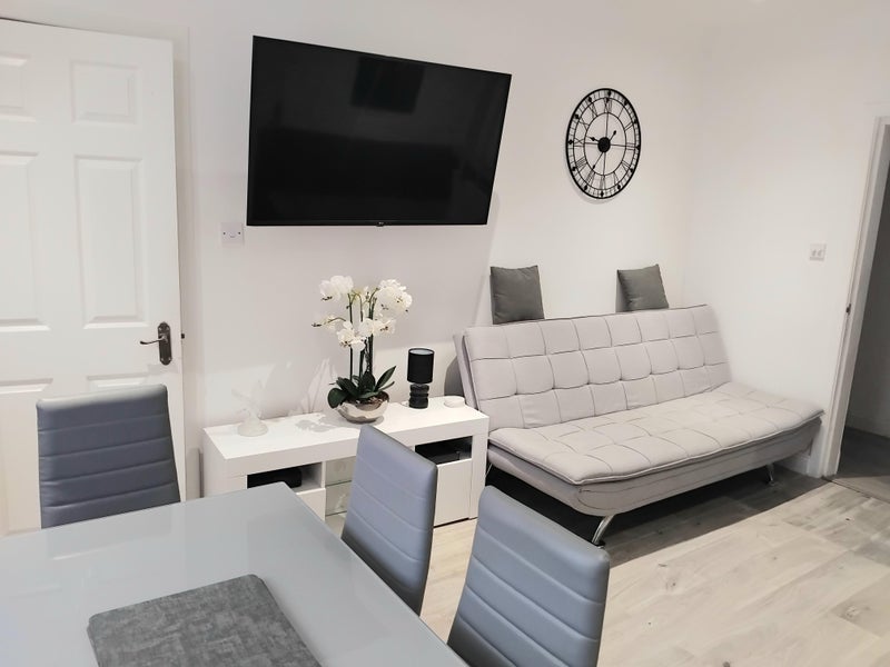 Room Kingsbridge Drive in Rutherglen