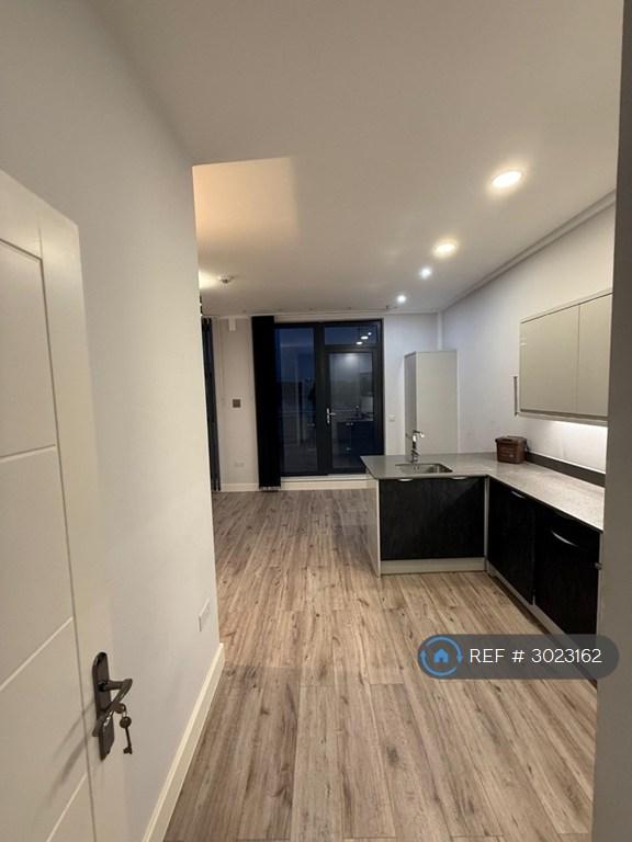 Flat Lancaster Road in Greater London
