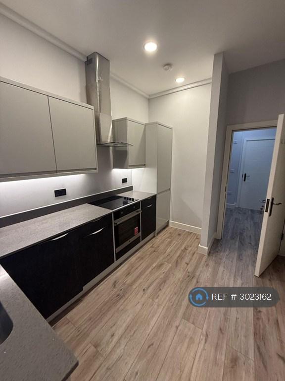 Flat Lancaster Road in Greater London