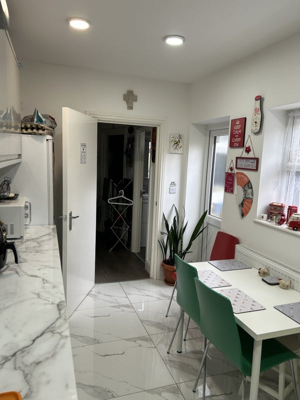 Room Tennyson Road in Greater London