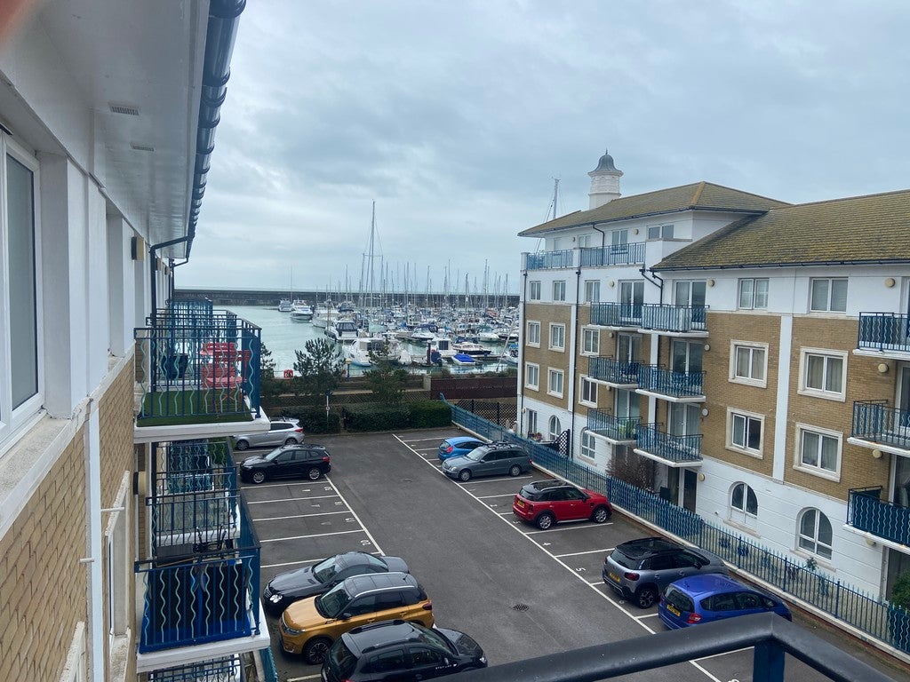 Flat The Strand in Roedean