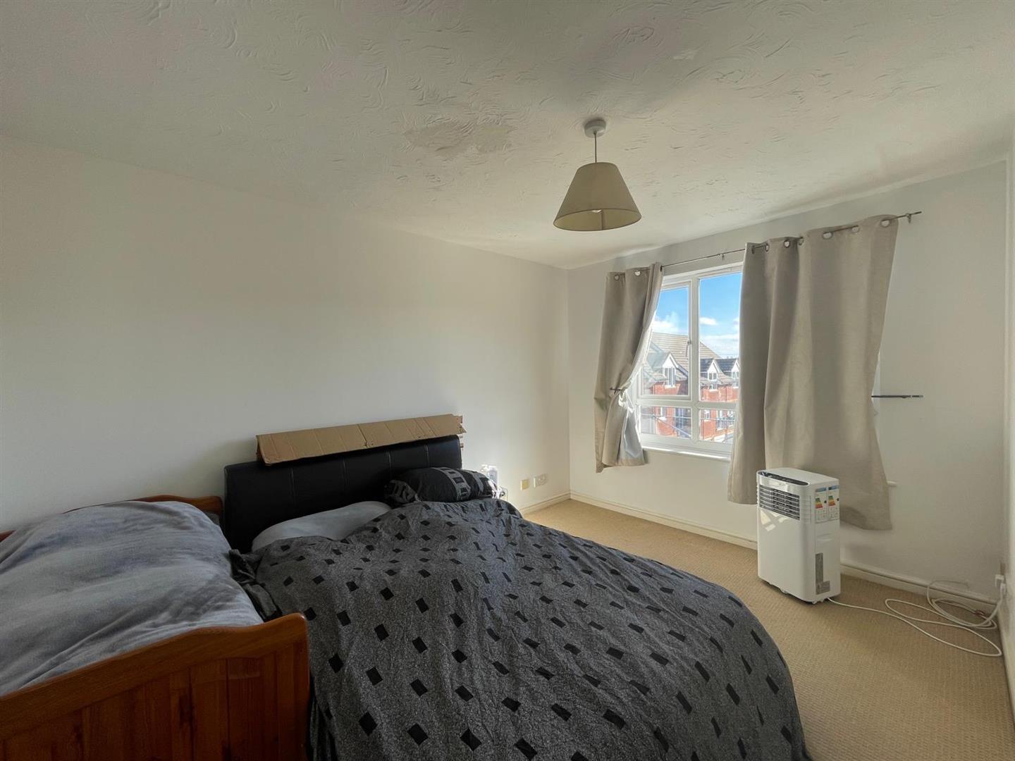 Flat Angelica Way in Fareham
