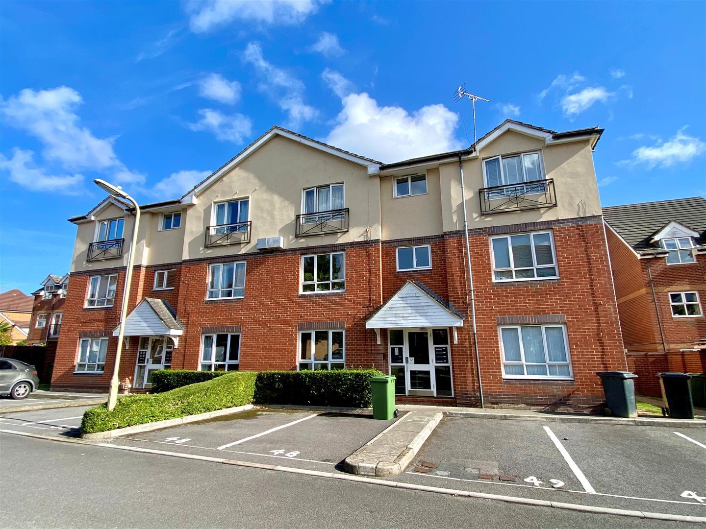 Flat Angelica Way in Fareham