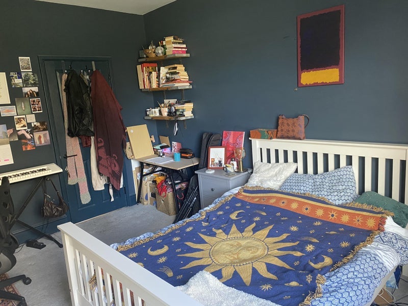 Room Calvert Avenue in Greater London