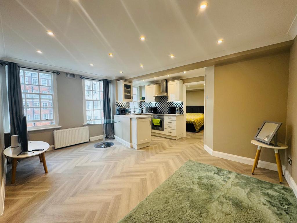 Flat Inverness Terrace in City of Westminster
