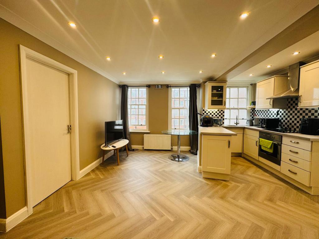 Flat Inverness Terrace in City of Westminster