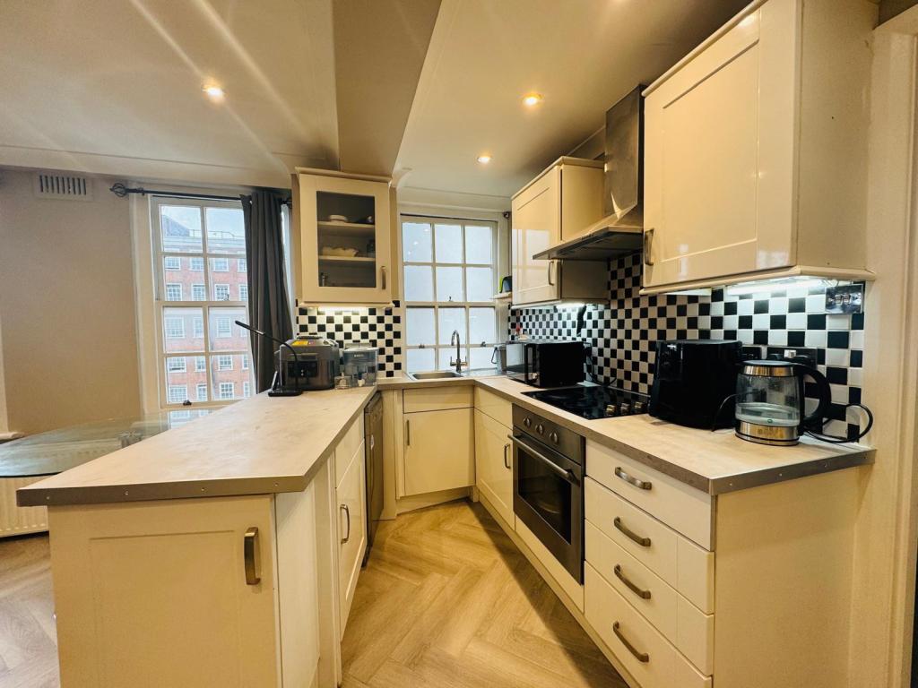 Flat Inverness Terrace in City of Westminster